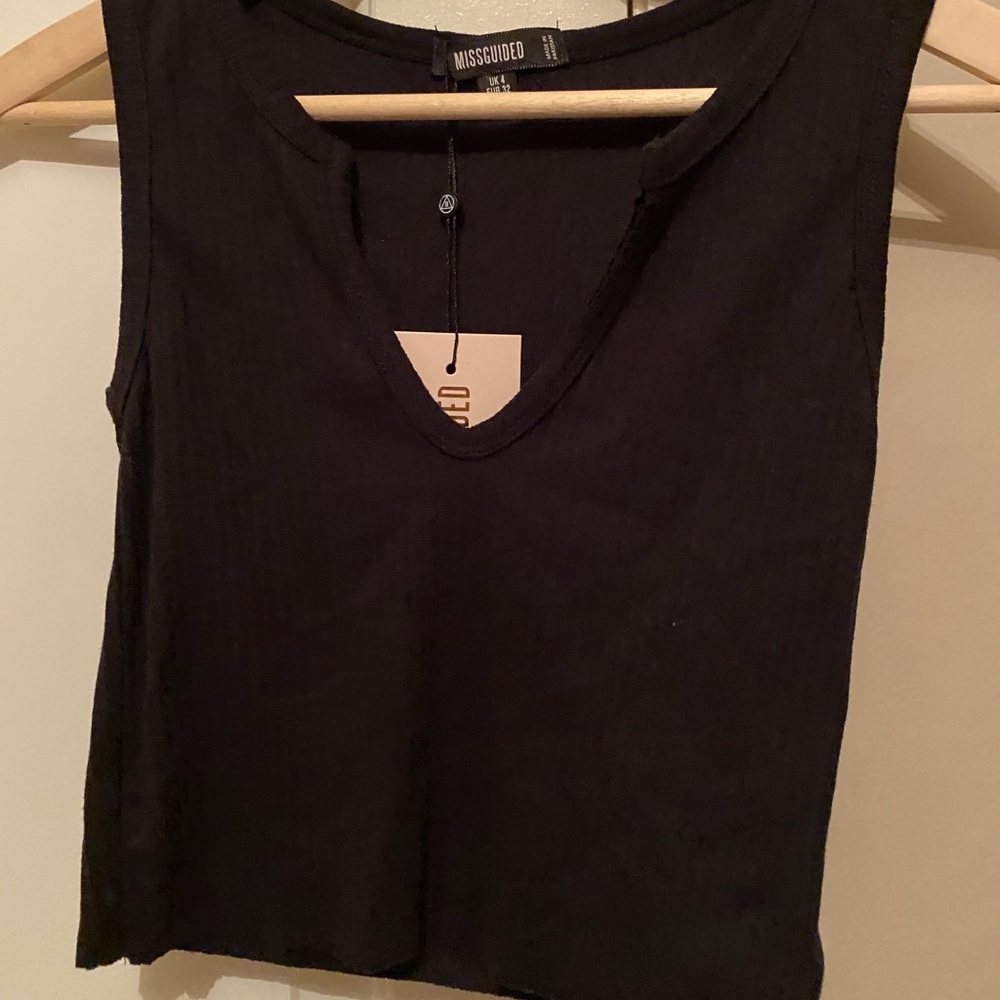 BLANK CROP TOP